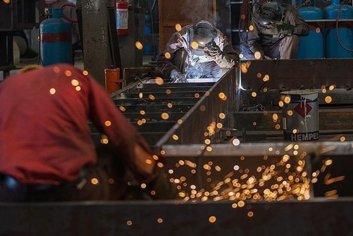 T&Uuml;İK a&ccedil;ıkladı! Sanayi &uuml;retimi Aralık 2025'te y&uuml;zde 2'den fazla azaldı