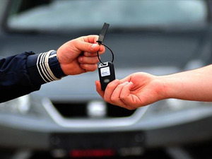 Kurallar sil baştan değişiyor! Ara&ccedil; kiralamada yeni d&uuml;zenleme: Eğitim şartı, yetki belgesi...