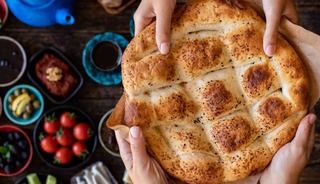 Oru&ccedil; A&ccedil;mak Servet Oldu: Ramazan &Ouml;ncesi Mutfakta B&uuml;y&uuml;k Yangın