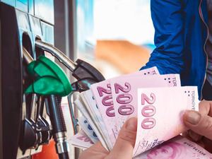 Tabela gece yarısı değişti! Benzinin litre fiyatına dev zam (12 Şubat 2026 g&uuml;ncel LPG, motorin, benzin fiyatları)
