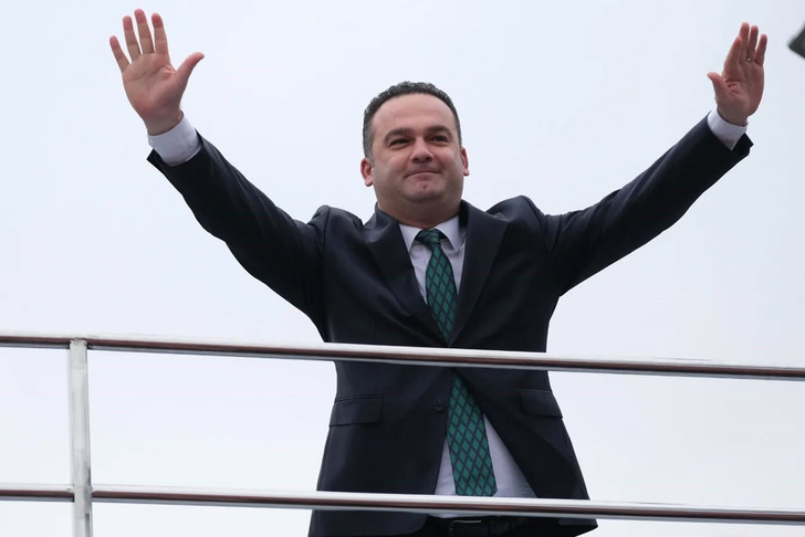 CHP'li Belediye Başkanı Hasbi Dede g&ouml;revden uzaklaştırıldı