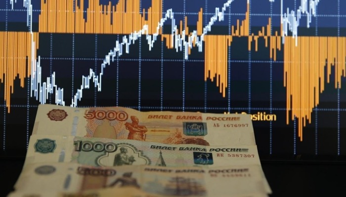 Rusya'da ekonomik toparlanmanın 1 yıl sarkması bekleniyor