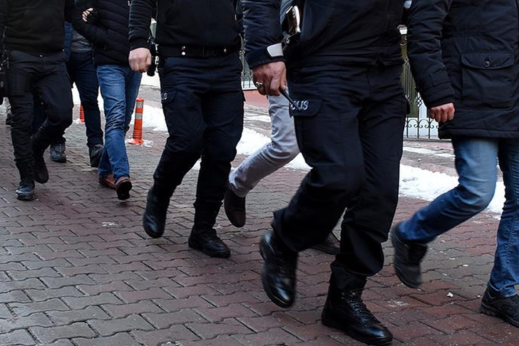 OnlyFans i&ccedil;erik &uuml;reticilerine operasyon! 16 kişi g&ouml;zaltına alındı