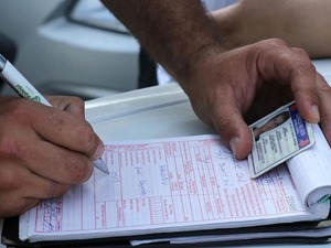 Yeni trafik cezaları resmileşti: Ehliyetlere veda, uymayana hapis!