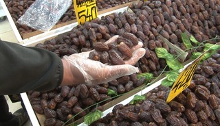Hurma ve helva satışları yoğunlaştı