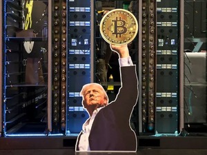 Trump&rsquo;ın kripto kalesi &ccedil;&ouml;kt&uuml;: Kayıp y&uuml;zde 94&rsquo;&uuml; buldu!