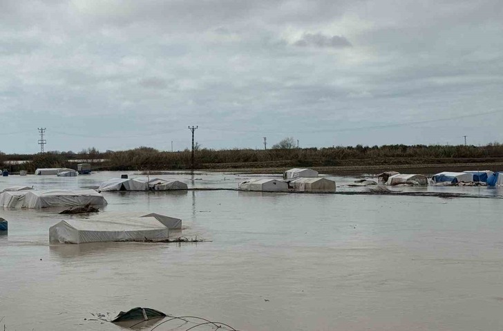 Tarsus&rsquo;ta 8 bin d&ouml;n&uuml;m tarım arazisi sular altında kaldı