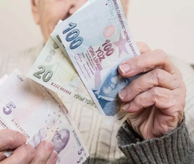 PTT kullanan emeklilere b&uuml;y&uuml;k haber: 14 bin tl nakit desteği nasıl alınır?