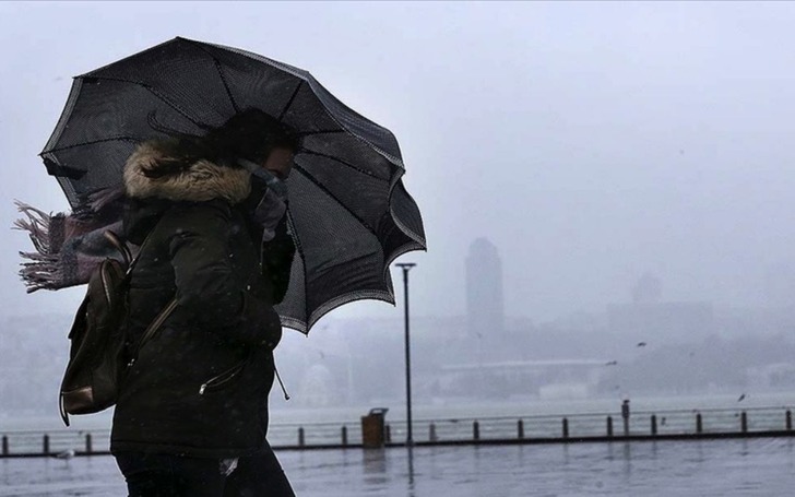 Karadeniz ile i&ccedil; ve batı kesimler i&ccedil;in kuvvetli r&uuml;zgar ve fırtına uyarısı