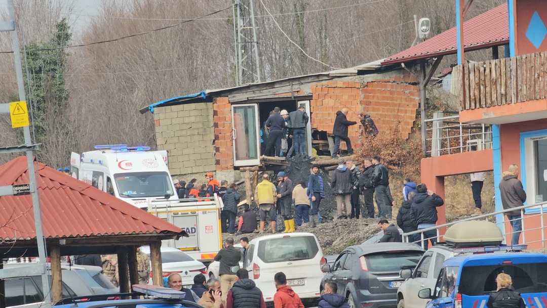 Zonguldak'ta maden ocağı g&ouml;&ccedil;t&uuml;: Mahsur kalan iş&ccedil;iler var