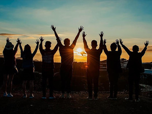 T&Uuml;İK a&ccedil;ıkladı! Mutluluk y&uuml;kseldi ama hayat pahalılığı ilk sırada