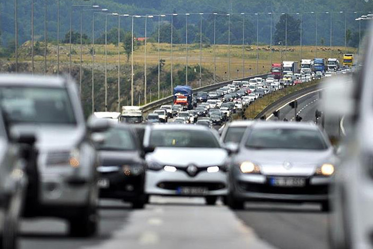 Artış 140 bini aştı! Ocak ayında trafiğe 144 bin 620 aracın kaydı yapıldı