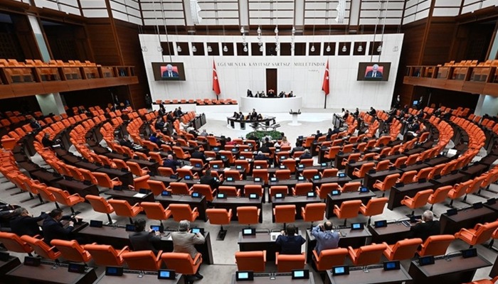 "Ter&ouml;rs&uuml;z T&uuml;rkiye" komisyonunda ortak rapor oy &ccedil;okluğuyla kabul edildi