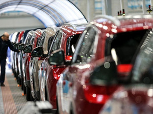 Alıcı da satıcı da beklemede! İkinci el otomobil satışlarında sert d&uuml;ş&uuml;ş