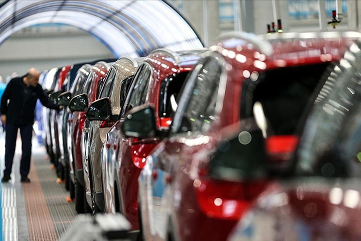 Alıcı da satıcı da beklemede! İkinci el otomobil satışlarında sert d&uuml;ş&uuml;ş