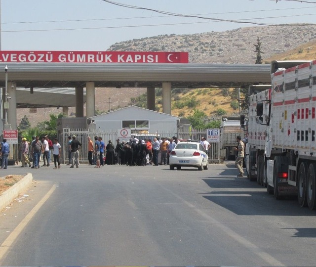 Suriye sınırında kriz: İki g&uuml;mr&uuml;k kapısı kapatılıyor!