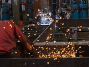 ABD'de imalat sanayi PMI şubatta geriledi