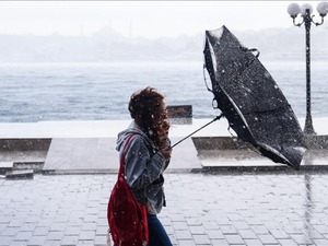 Meteoroloji&rsquo;den kuvvetli yağış, lodos ve &ccedil;ığ uyarısı!