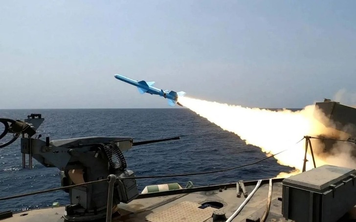 İran&rsquo;dan H&uuml;rm&uuml;z Boğazı'nda f&uuml;ze testi