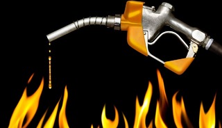 Ara&ccedil; sahiplerinin dikkatine! Benzinde tabela değişti: Zam geldi