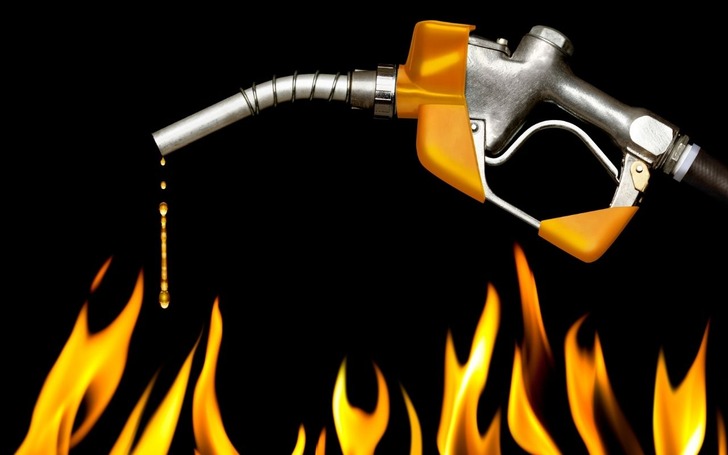 Ara&ccedil; sahiplerine k&ouml;t&uuml; haber: Motorine dev zam geliyor (23 Şubat 2026 g&uuml;ncel akaryakıt fiyatları)