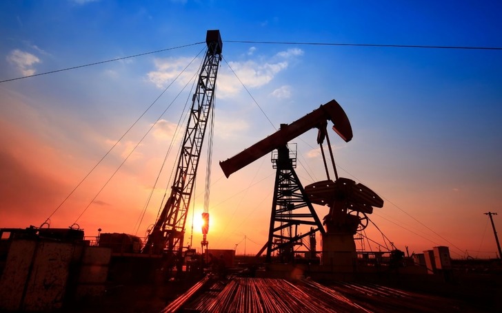 Dev bankadan petrol i&ccedil;in kritik tahmin: Sert d&uuml;ş&uuml;ş kapıda mı?