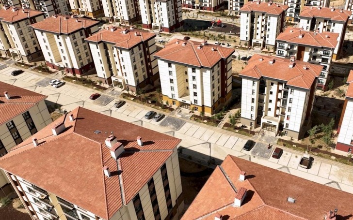 "Y&uuml;zyılın Konut Projesi" kapsamında Uşak'ta yapılacak konutların kurası &ccedil;ekildi