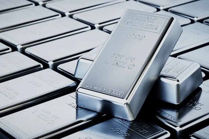 G&uuml;m&uuml;ş fiyatlarında kritik eşik aşıldı! 3 haftanın zirvesi g&ouml;r&uuml;ld&uuml;: İşte yeni beklentiler