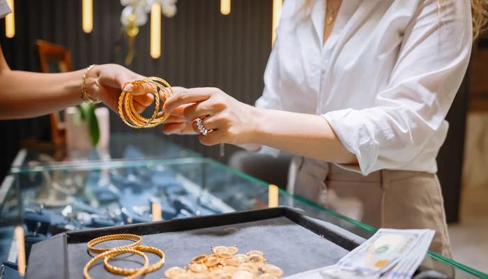 "Akıllı Altın" D&ouml;nemi Başladı: Kuyumcular Artık Yazılımcı mı Oluyor?