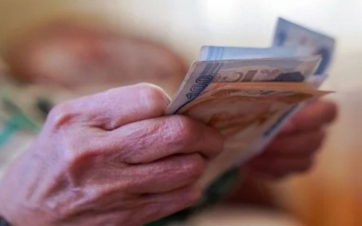Emeklinin g&ouml;z&uuml; bayram ikramiyesinde! Kulis bilgileri geldi: İkramiye ne kadar olacak?
