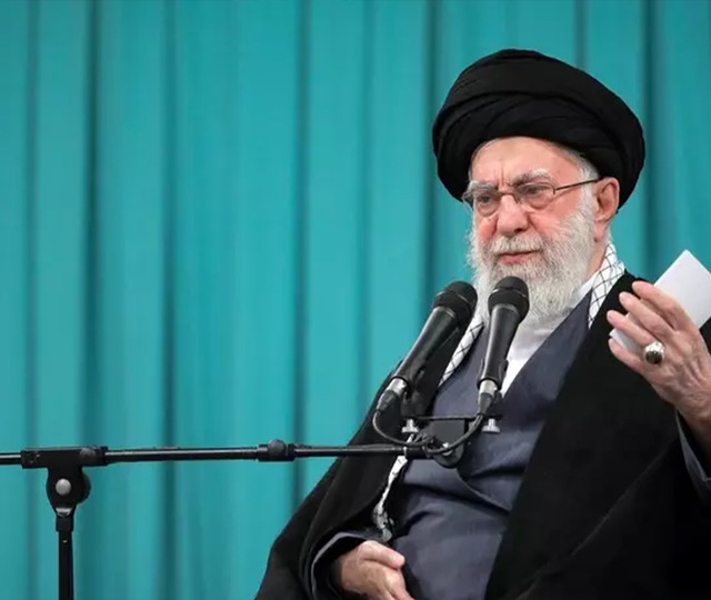 İran, Hamaney'in &ouml;l&uuml;m&uuml;n&uuml; doğruladı! 40 g&uuml;nl&uuml;k yas ilan edildi: "Cezasız kalmayacak"