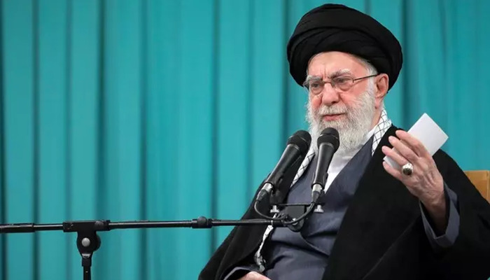 İran, Hamaney'in &ouml;l&uuml;m&uuml;n&uuml; doğruladı! 40 g&uuml;nl&uuml;k yas ilan edildi: "Cezasız kalmaycak"