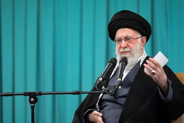 İran, Hamaney'in &ouml;l&uuml;m&uuml;n&uuml; doğruladı! 40 g&uuml;nl&uuml;k yas ilan edildi: "Cezasız kalmaycak"