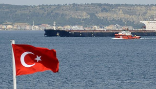 Hürmüz Boğazı'ndaki Türk bayraklı gemiler için uyarı