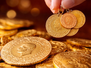 Savaş gerilimi gram altını 8 bin TL'ye yaklaştırdı! Bankalar makası a&ccedil;tı, fiyat farkı b&uuml;y&uuml;d&uuml;