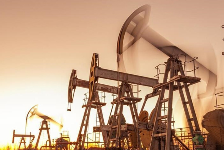 Petrol fiyatları 80 dolara yaklaşınca harekete ge&ccedil;tiler! 8 &uuml;lke karar aldı: &Uuml;retim artacak