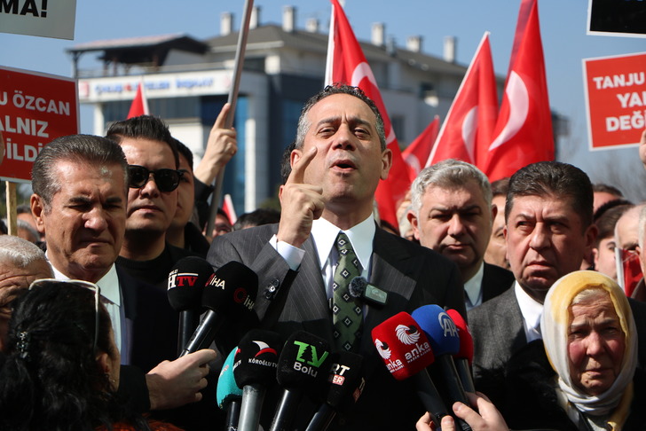 Tanju &Ouml;zcan adliyede: &ldquo;Burada Bolu halkı yargılanıyor&rdquo;