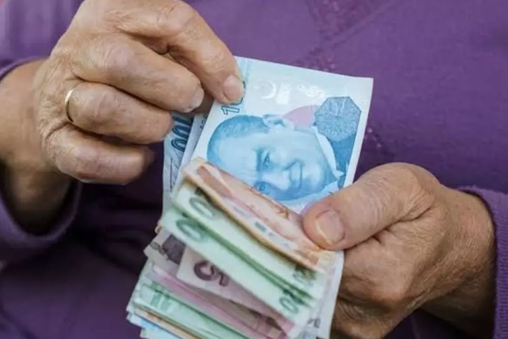 Emekli bayram ikramiyesi zammı son dakika! Milyonların beklediği haber geldi