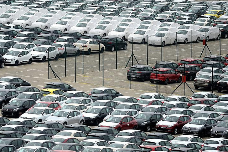 Otomotiv pazarı Şubat ayında frene bastı: Satışlar geriledi