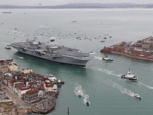 Kıbrıs'ta savaş cephesi a&ccedil;ılıyor: İngiltere, sahaya inmeye hazırlanıyor