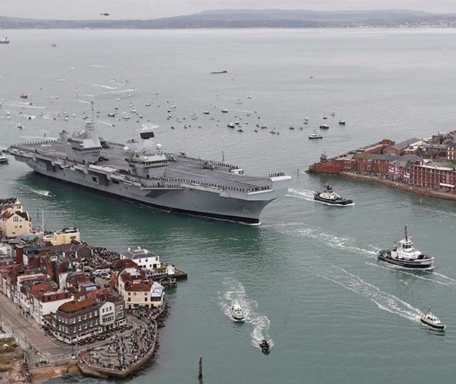 Kıbrıs'ta savaş cephesi a&ccedil;ılıyor: İngiltere, sahaya inmeye hazırlanıyor