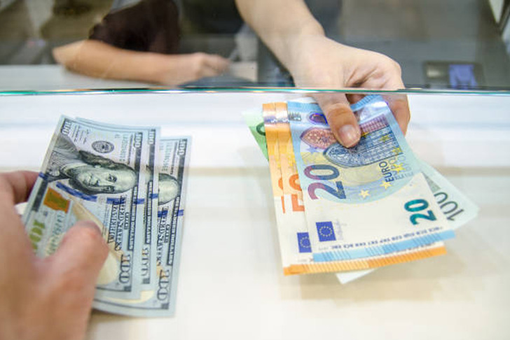 Dolar ve euro g&uuml;ne nasıl başladı? (4 Mart 2026 g&uuml;ncel d&ouml;viz kurları)