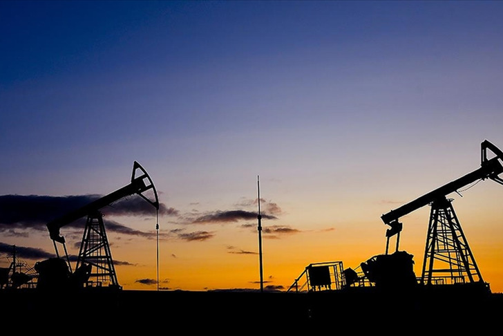 Brent petrol&uuml;n varil fiyatı bug&uuml;n ka&ccedil; dolar? (4 Mart 2026)