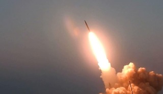 İran devlet televizyonu: İsrail&rsquo;e yeni f&uuml;ze saldırı dalgası başlatıldı