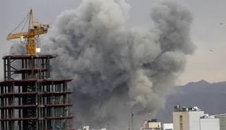 Tahran&rsquo;da art arda şiddetli patlamalar yaşanıyor