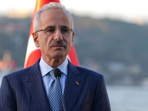 Hava trafiği kilit! Bakan Uraloğlu tarih verdi: 5 &uuml;lkeye u&ccedil;uşlar durduruldu