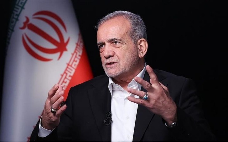 Pezeşkiyan&rsquo;dan b&ouml;lge &uuml;lkelerine f&uuml;ze saldırısı konusunda yeni a&ccedil;ıklama