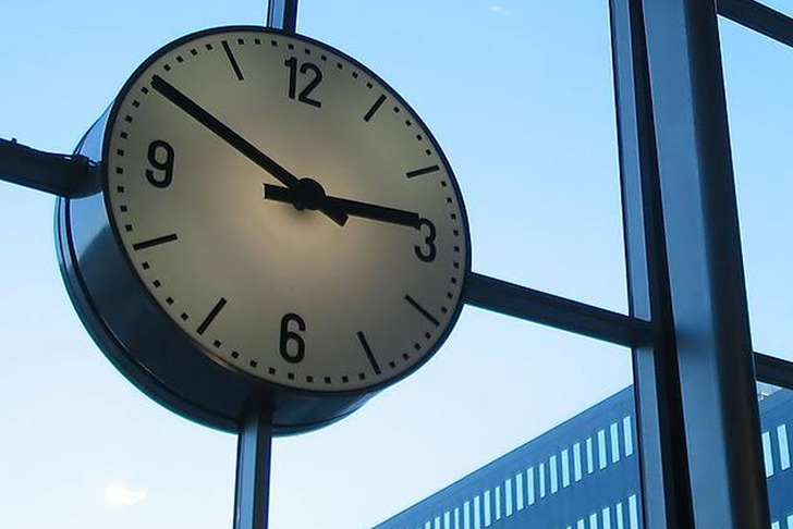 ABD'de yaz saati başladı! Kritik verilerin a&ccedil;ıklanma saati değişti