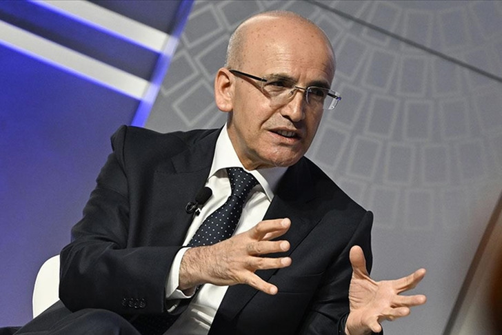 Sert y&uuml;kselen petrol fiyatları i&ccedil;in Bakan Şimşek'ten a&ccedil;ıklama! "Gerekli tedbirleri alıyoruz"