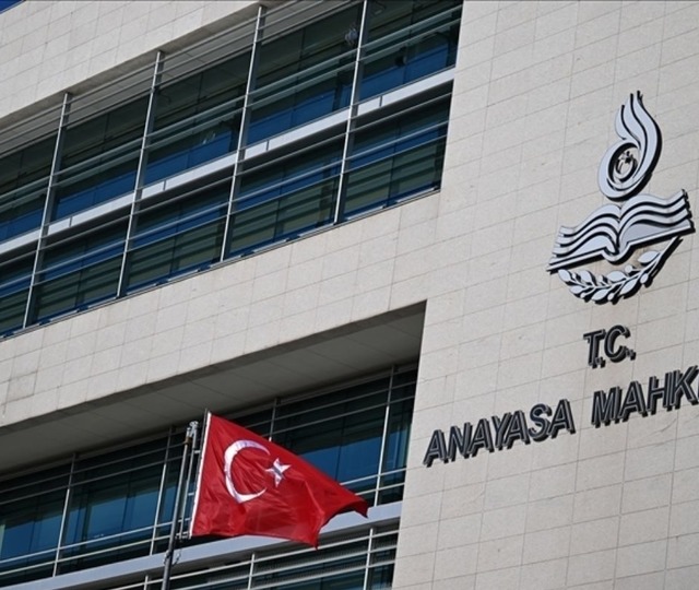 Y&uuml;z binlerce iş&ccedil;iye m&uuml;jde! AYM tayin engelini kaldırdı